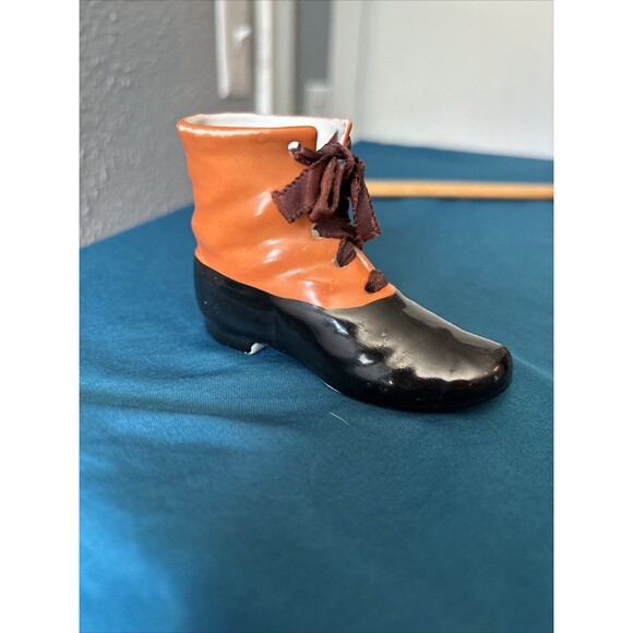 Victoria Carlsbad Austrian Porcelain 2 - "Shoes of Glass" Collection - Picture 3 of 14